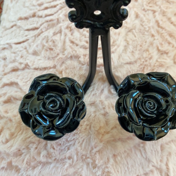 Black purse hanger - Picture 2 of 12